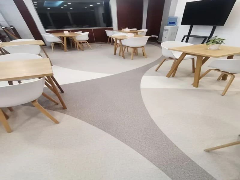 Troubleshooting PVC flooring adhesive skinning problem